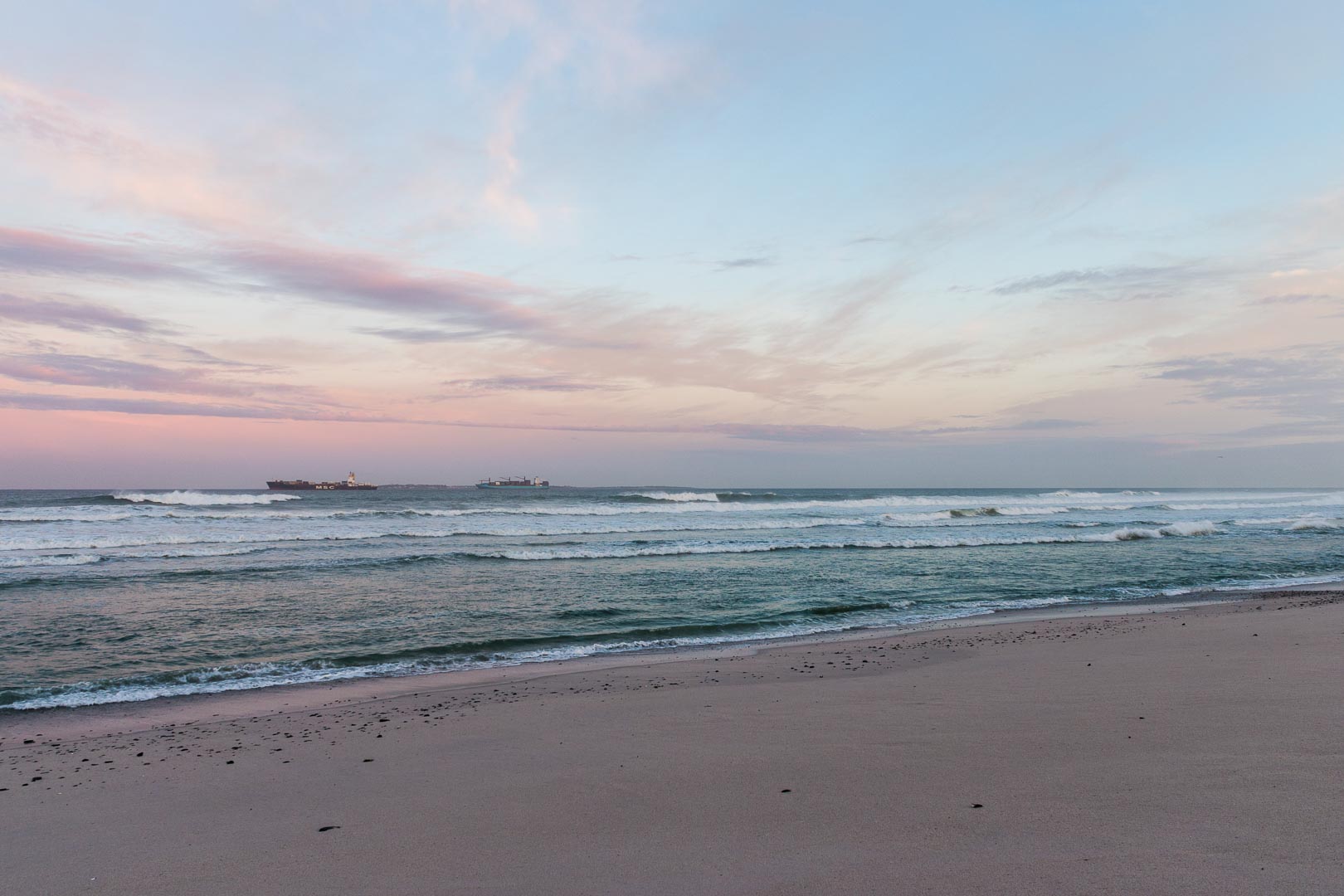 Backplate • ID: 4210 • HDRI Haven - Sunrise On The Beach
