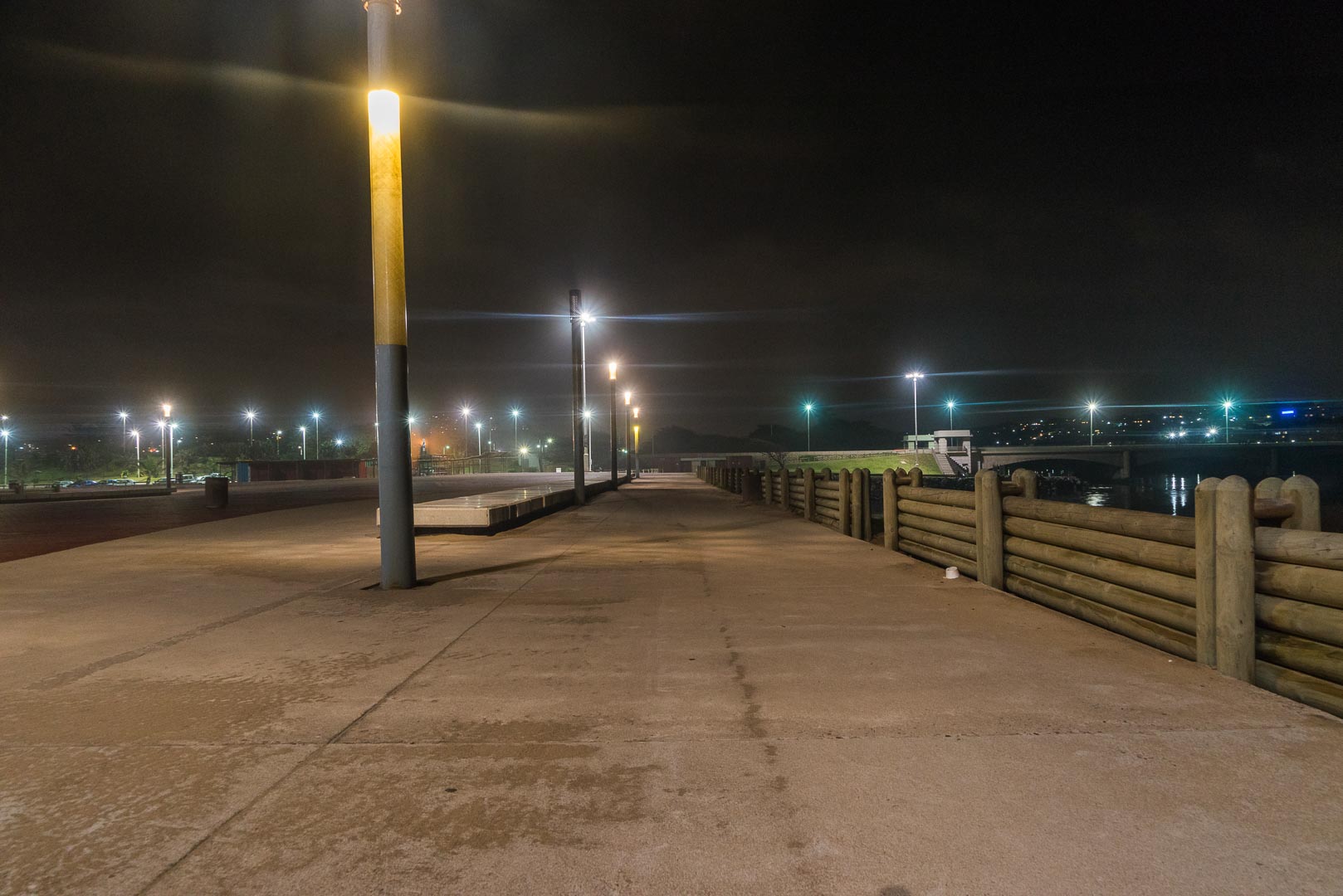 Backplate • ID: 7945 • HDRI Haven - City Promenade At Night