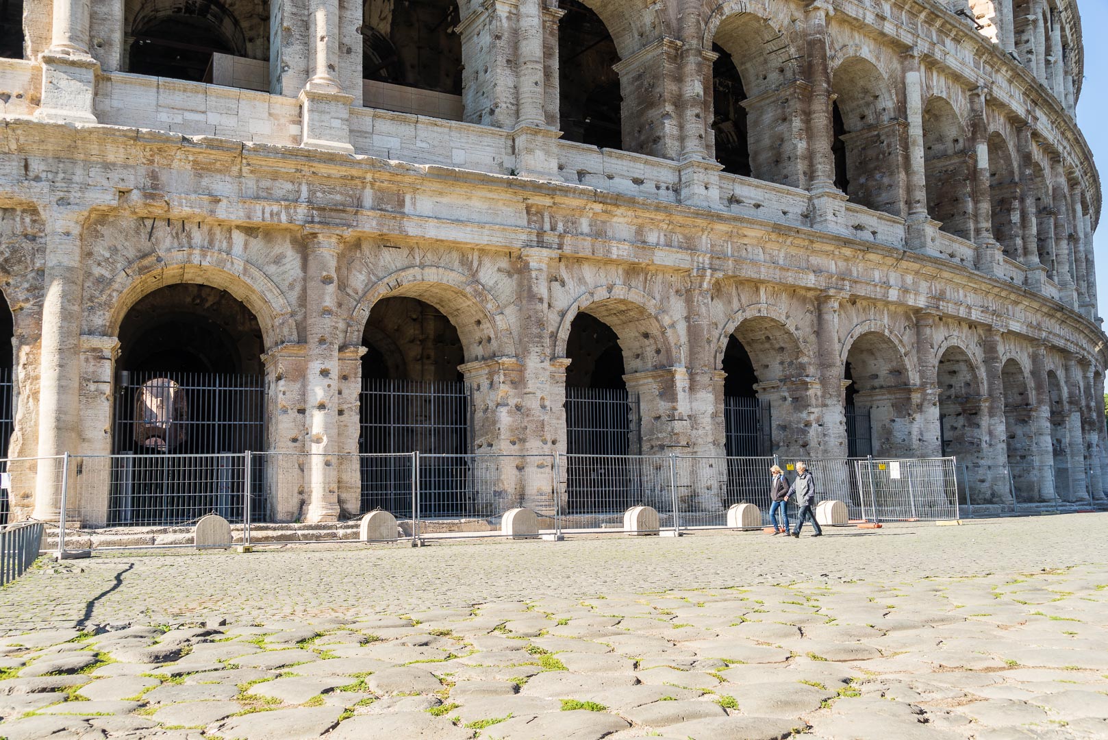 Backplate • ID: 12266 • HDRI Haven - Ruins Of Colosseum