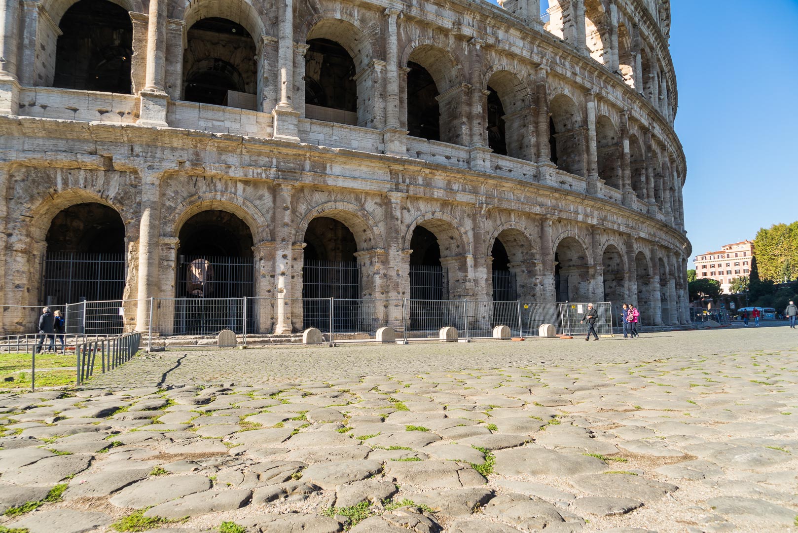 Backplate • ID: 8485 • HDRI Haven - Ruins Of Colosseum