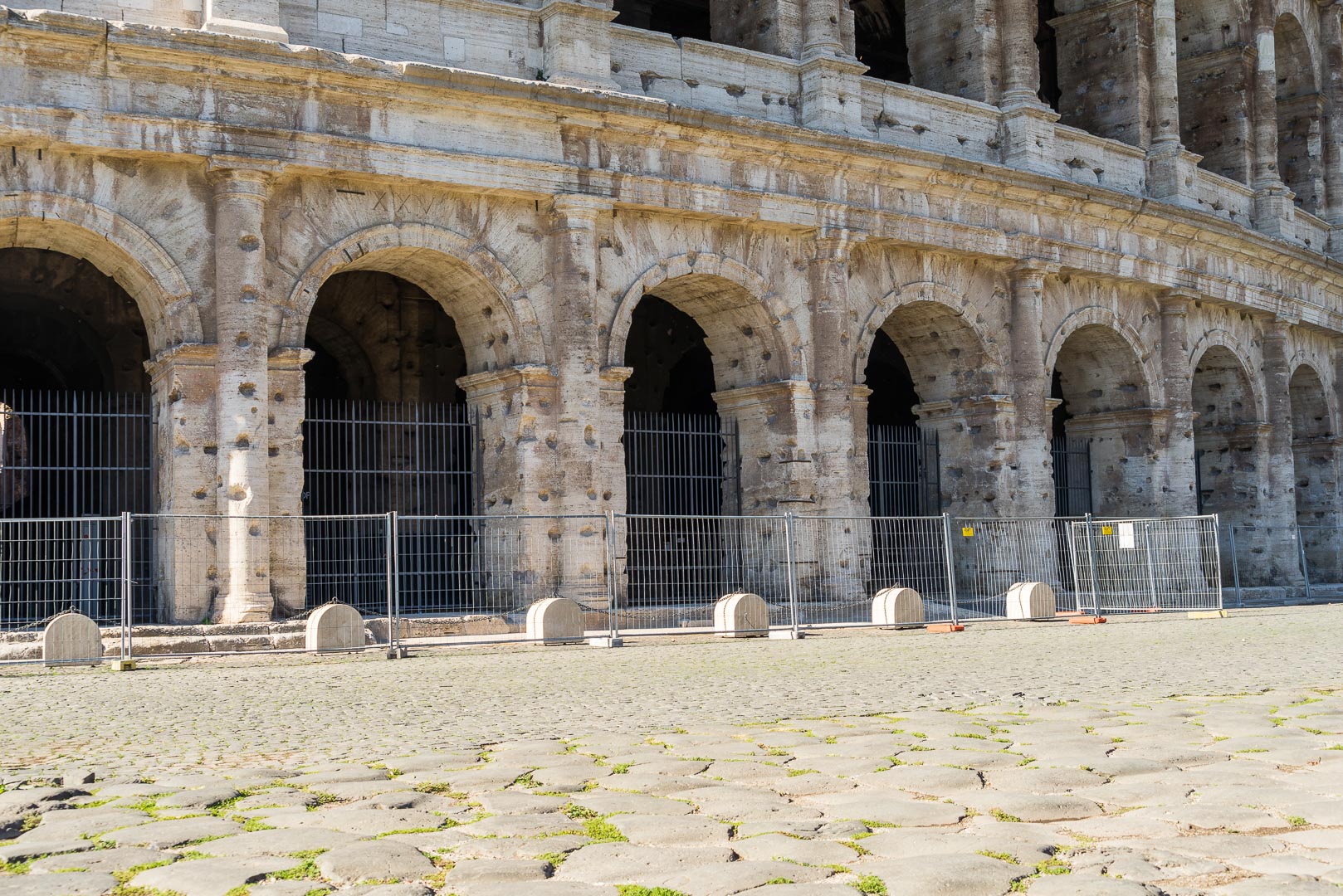 Backplate • ID: 4832 • HDRI Haven - Ruins Of Colosseum