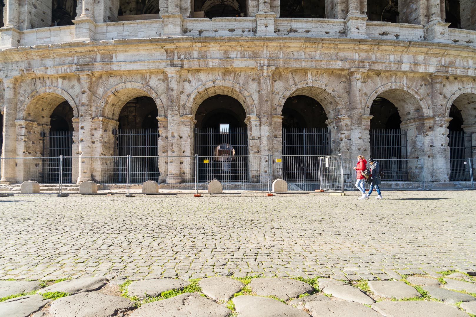 Backplate • ID: 8500 • HDRI Haven - Ruins Of Colosseum