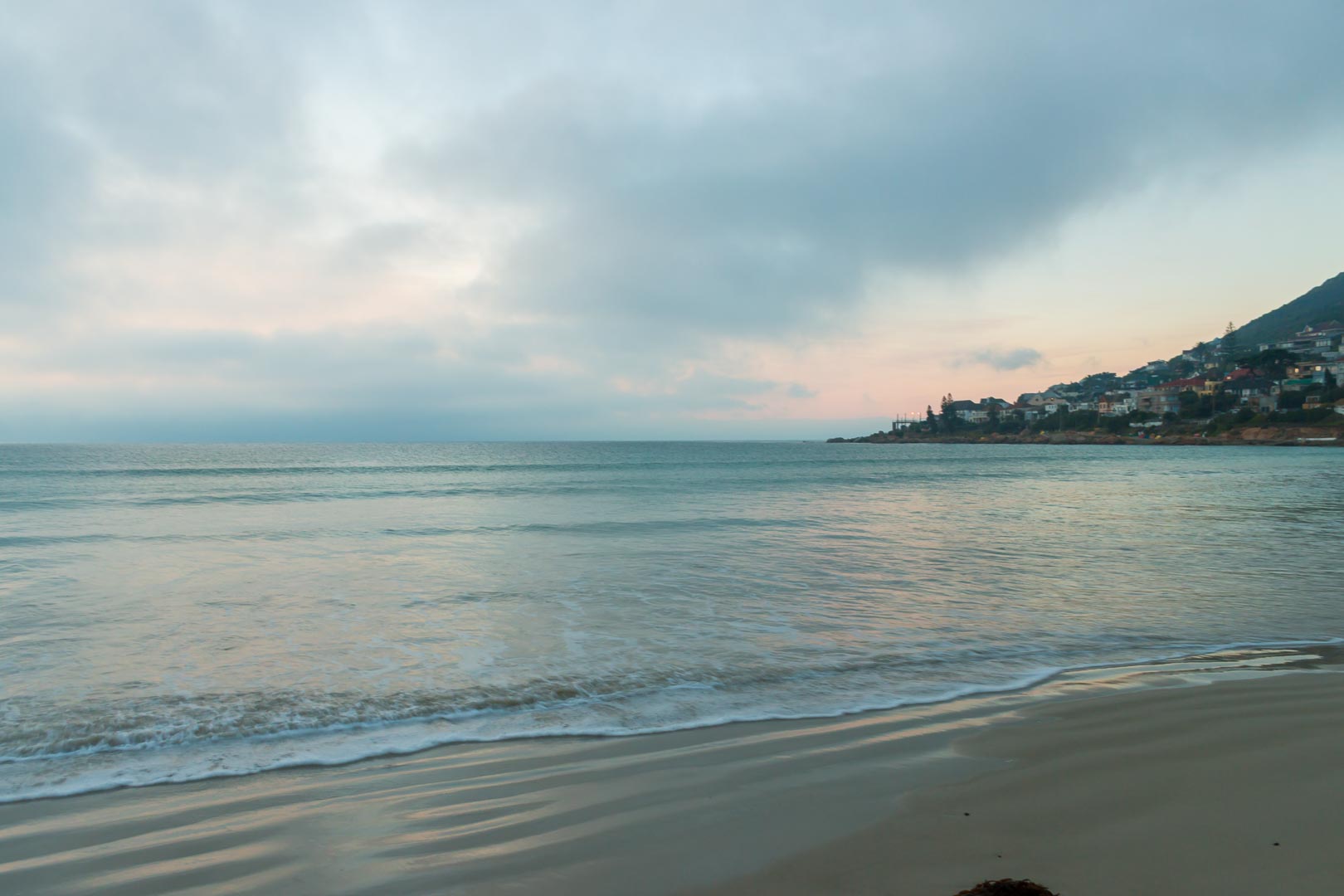 Backplate • ID: 12632 • HDRI Haven - Cloudy Shoreline