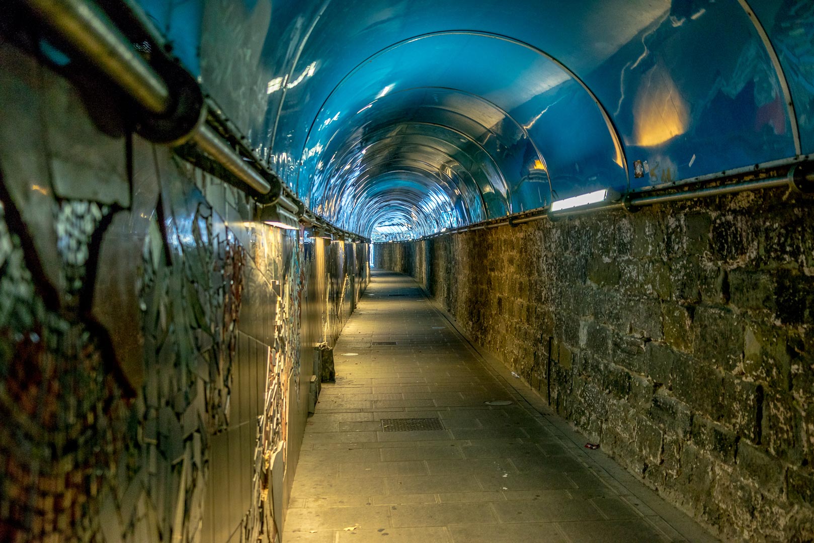 Backplate • ID: 5618 • HDRI Haven - Tunnel With Concrete Path 