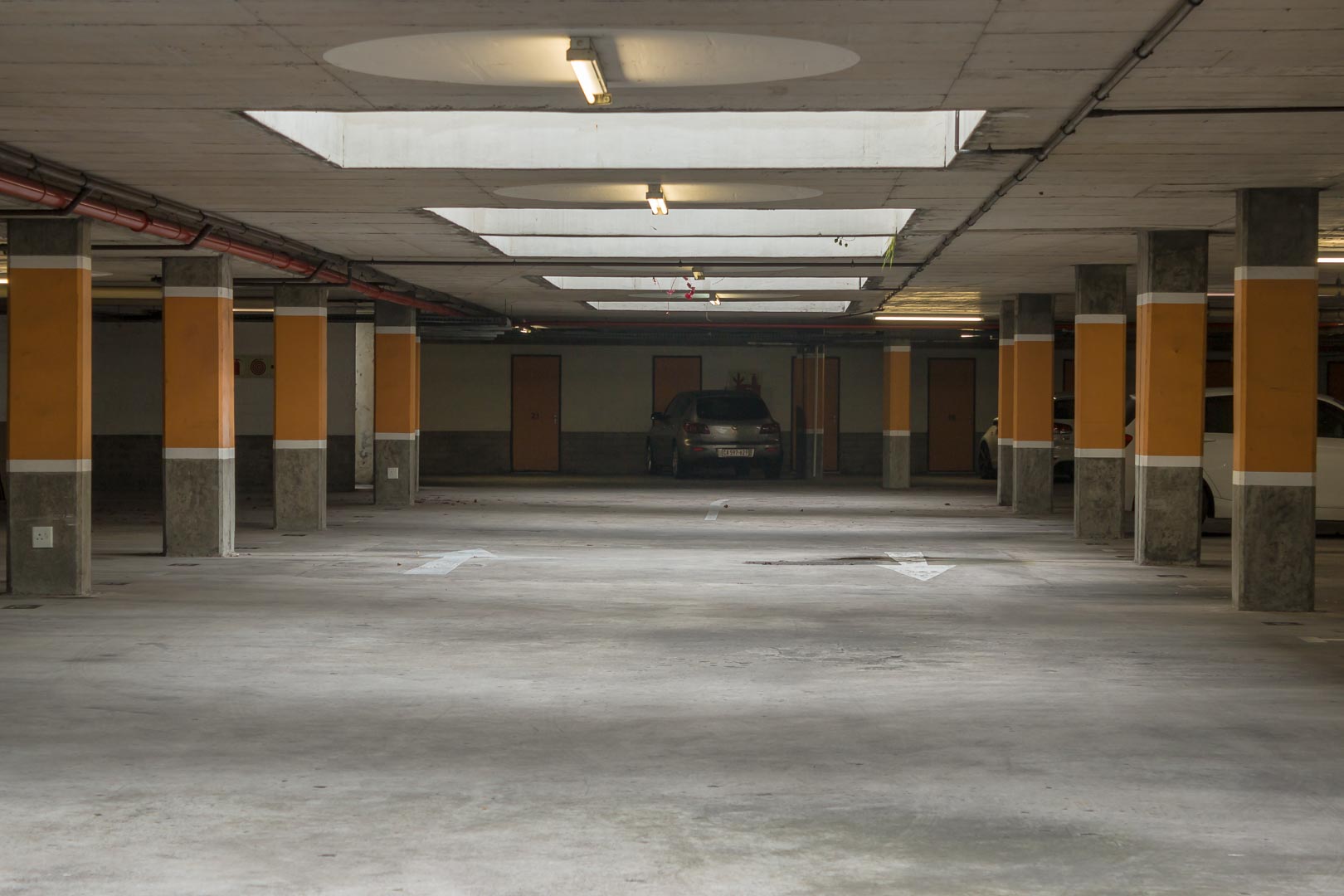 Backplate • ID: 6550 • HDRI Haven - Covered Parking