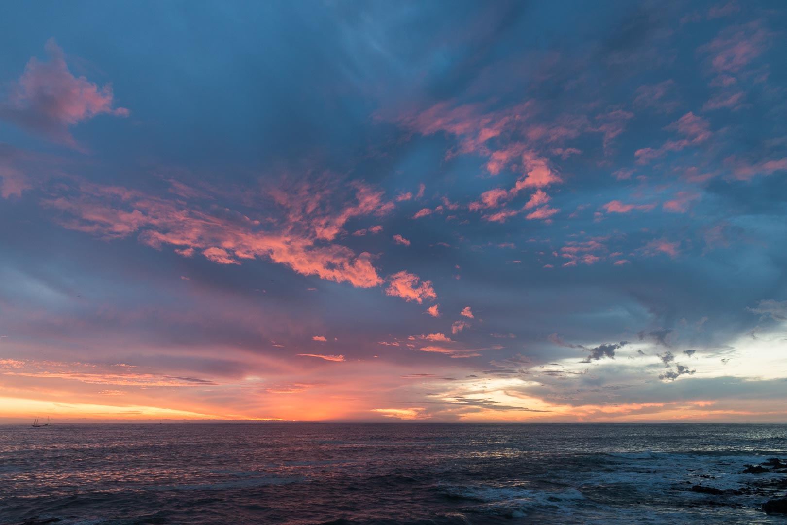 Backplate • ID: 6841 • HDRI Haven - Beautiful Sunrise At Coast