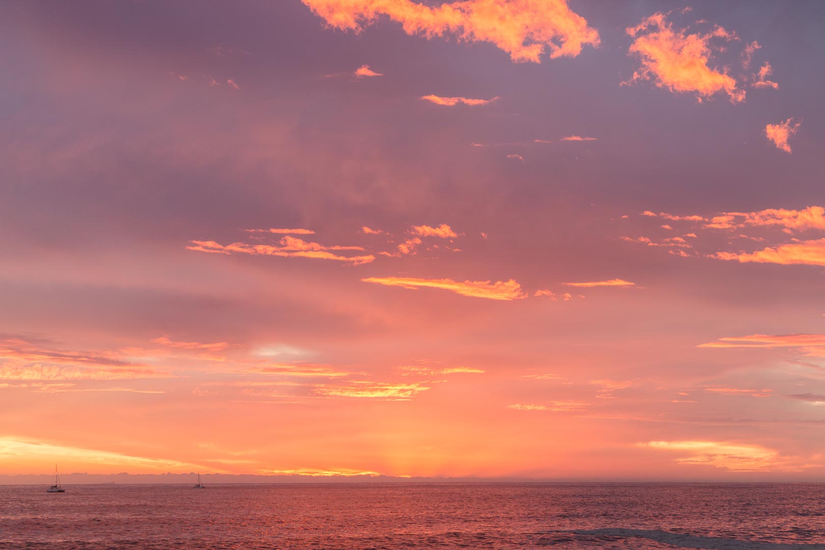 Backplate • ID: 10542 • HDRI Haven - Beautiful Sunrise At Coast