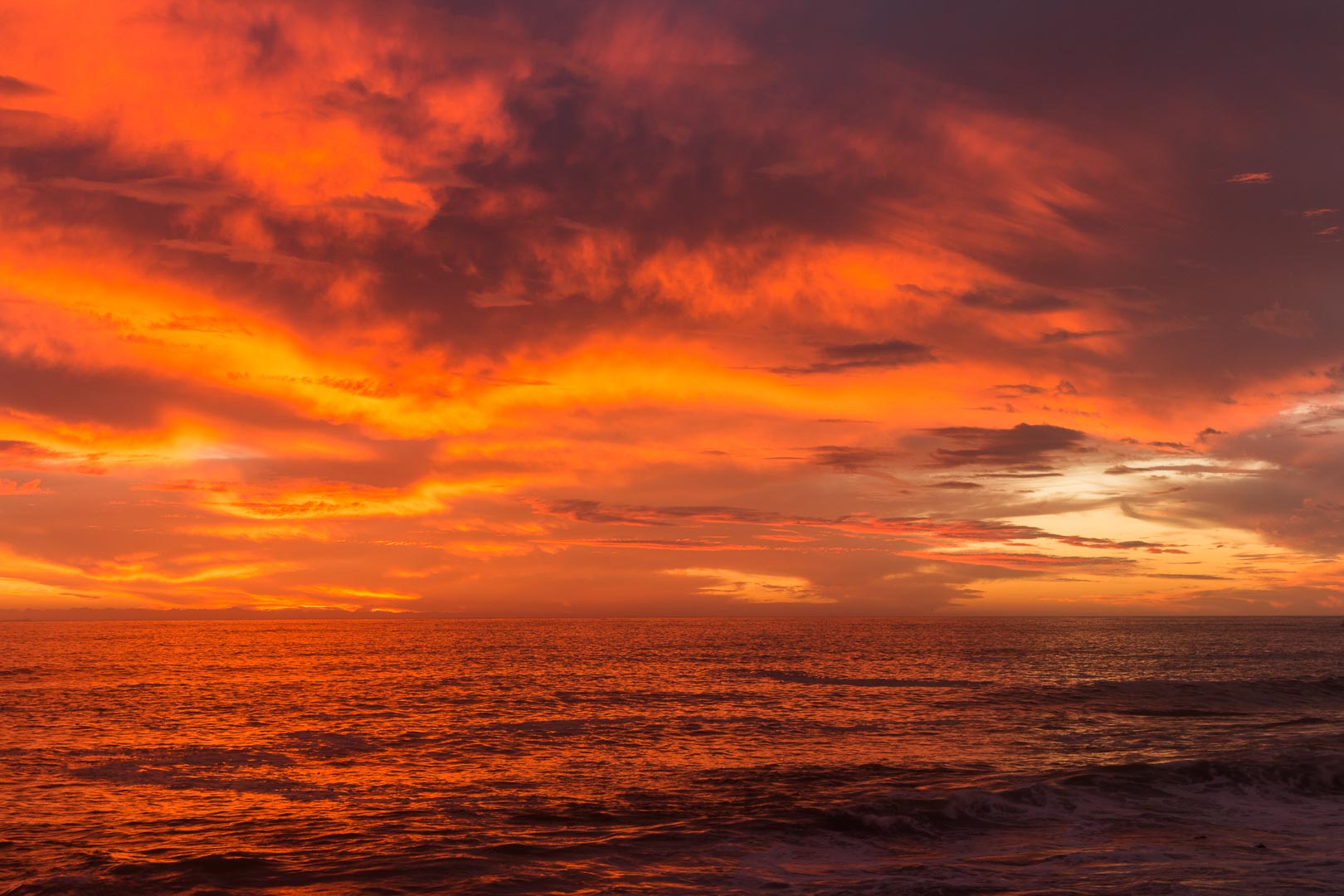 Backplate • ID: 10550 • HDRI Haven - Beautiful Sunrise At Coast