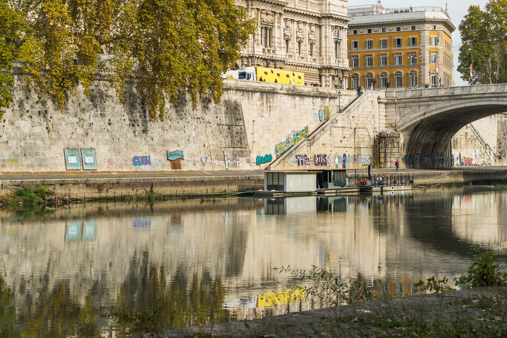 Backplate • ID: 10594 • HDRI Haven - Tiber River