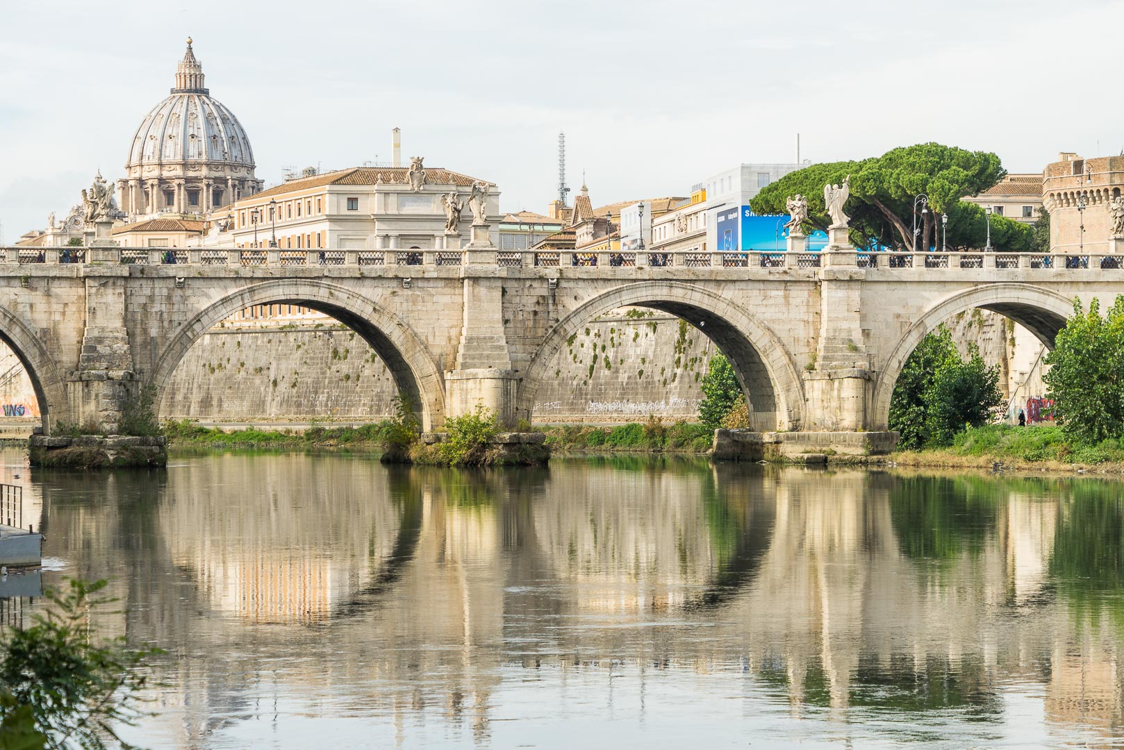 Backplate • ID: 10589 • HDRI Haven - Tiber River