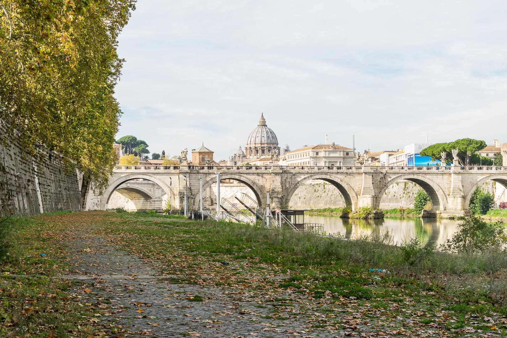 Backplate • ID: 6889 • HDRI Haven - Tiber River