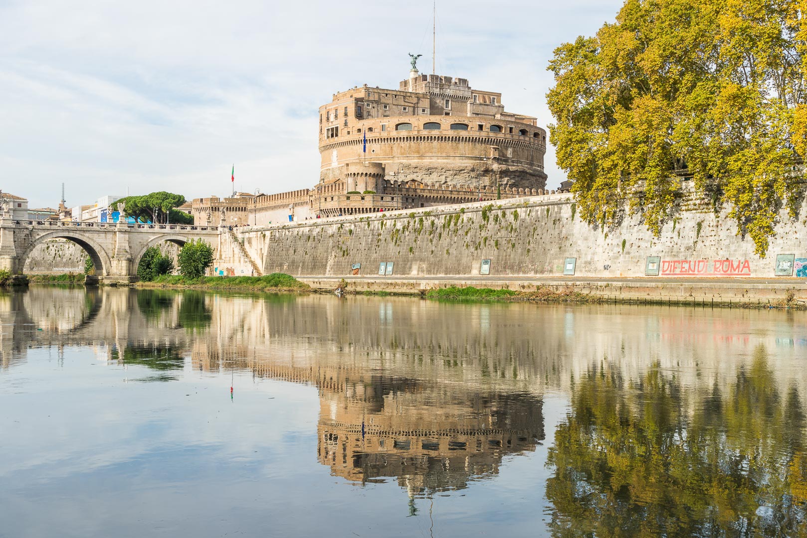 Backplate • ID: 14541 • HDRI Haven - Tiber River