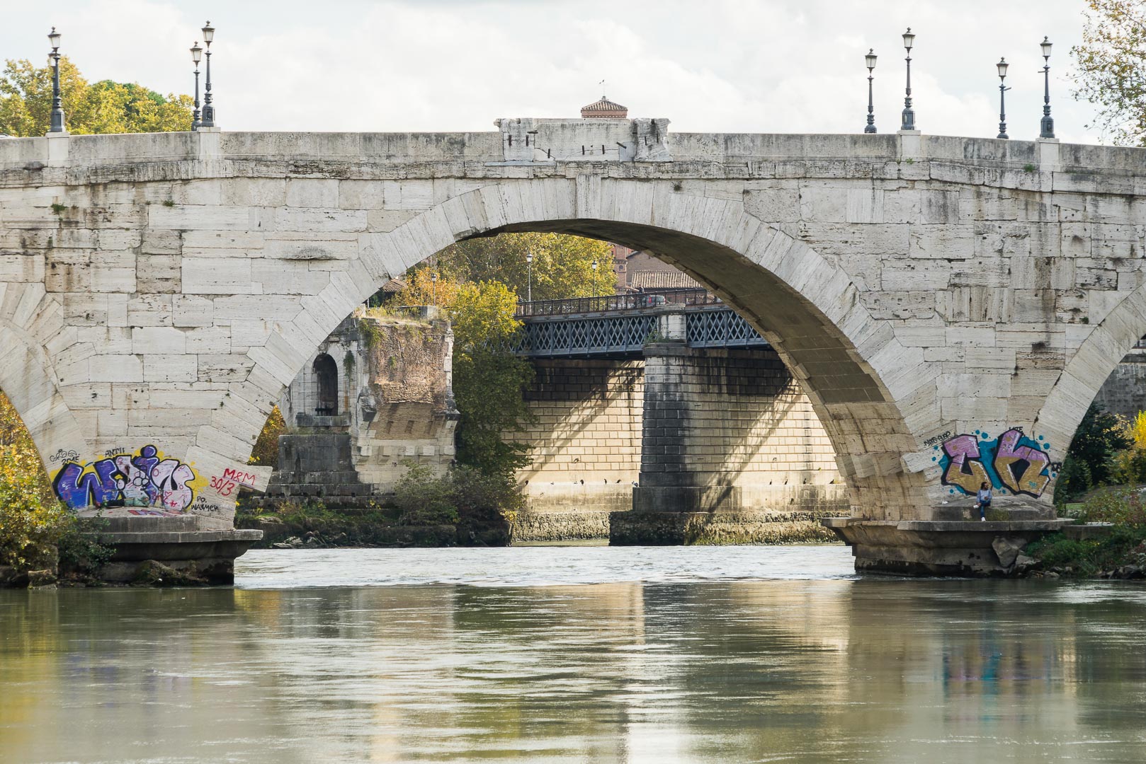 Backplate • ID: 10609 • HDRI Haven - At The Bridge In Rome