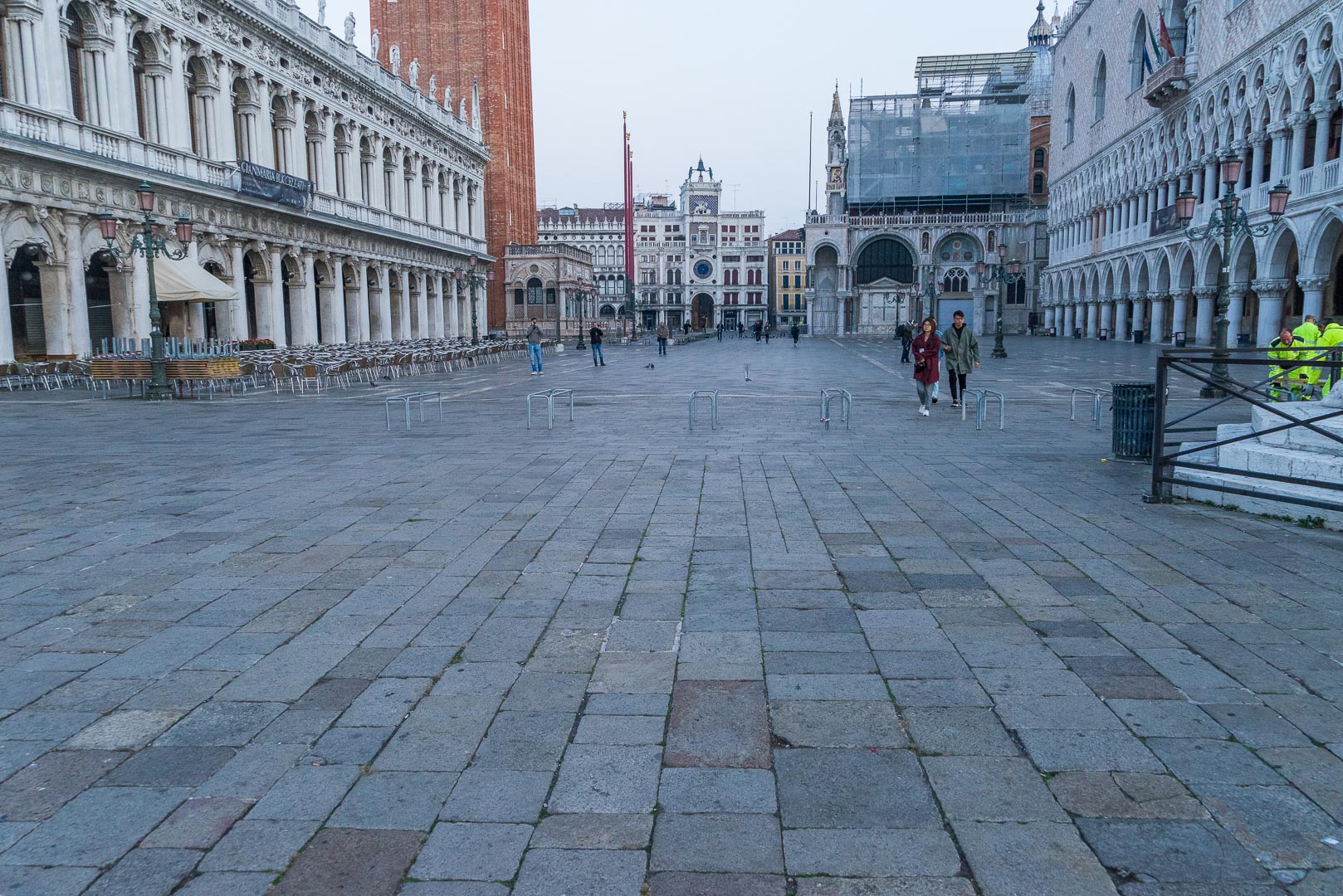 Backplate • ID: 10780 • HDRI Haven - Morning In Venezia