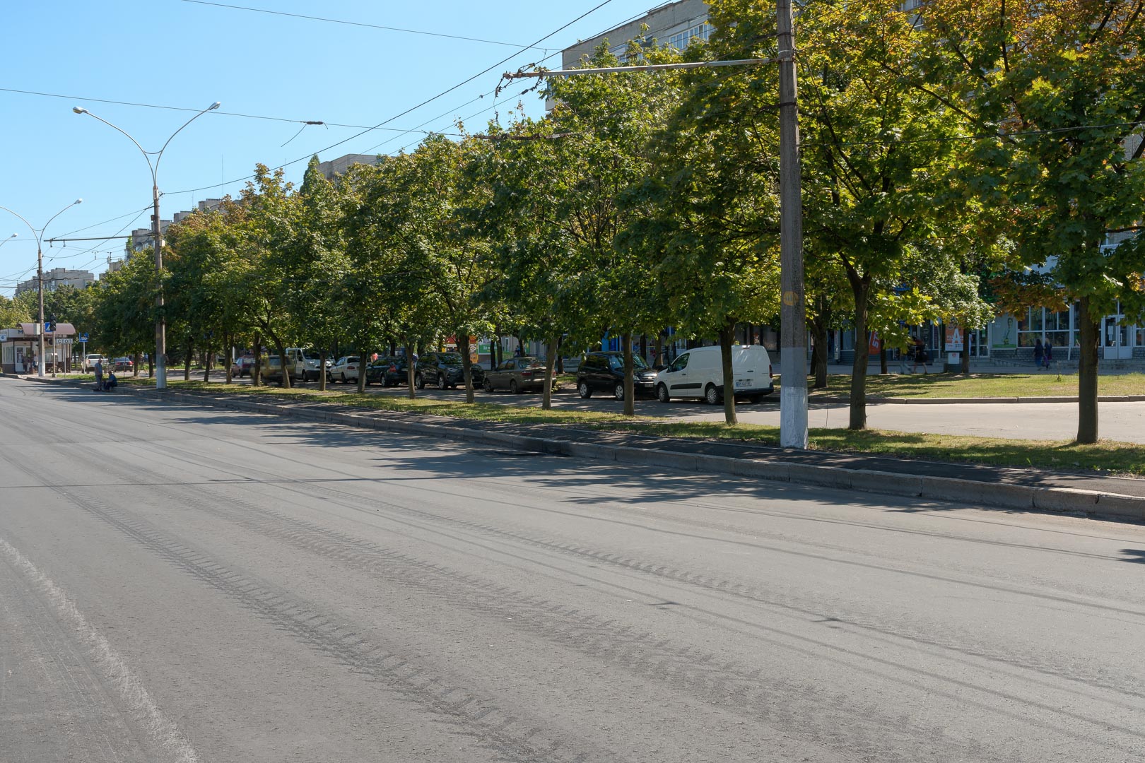 Backplate • ID: 14915 • HDRI Haven - Post-Soviet City Street