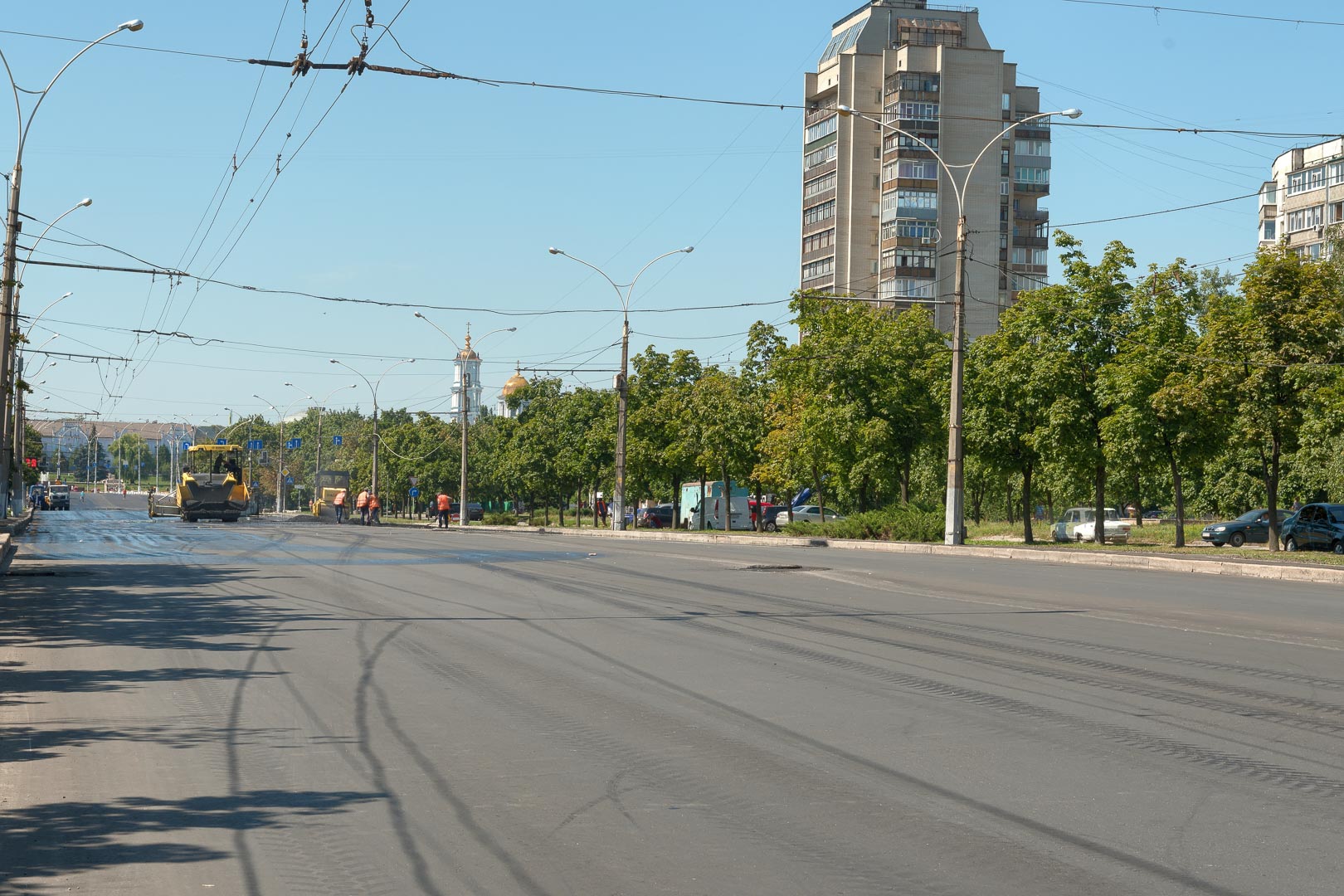 Backplate • ID: 10973 • HDRI Haven - Post-Soviet City Street