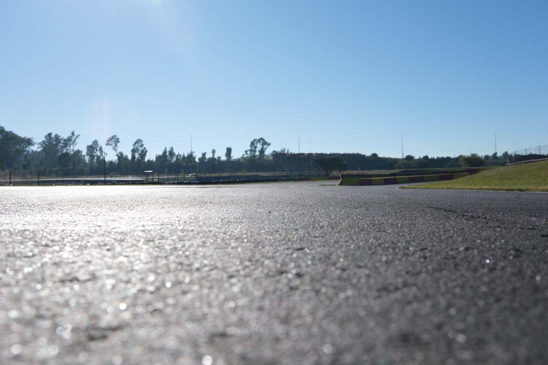 Backplate • ID: 15272 • HDRI Haven - Morning Racing Circuit